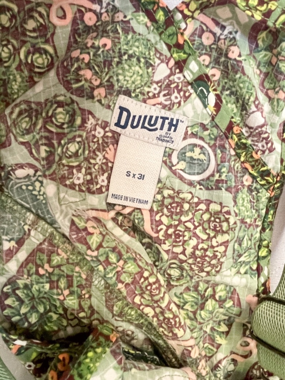 Duluth Women's Heirloom Gardening Overalls - Small - Cabbage and Hose Motif - Picture 4 of 16